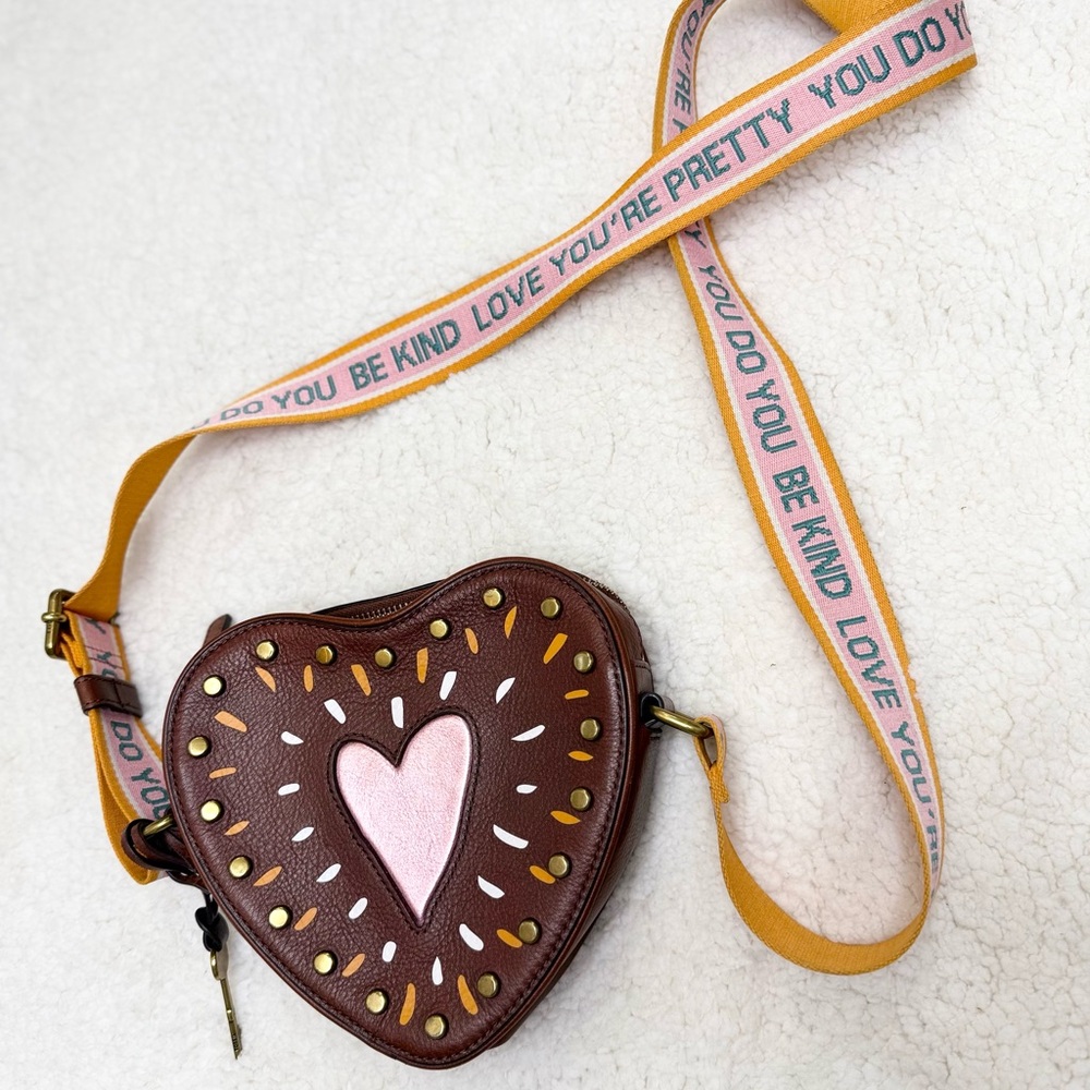 Fossil Leather Heart Crossbody Bag Super Cute